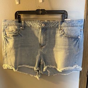 Lovesick light denim shorts (Size 24)